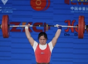 九游体育-越南运动员在举重比赛中获奖