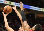 九游体育-灰熊主场击败马刺，豪取七连胜