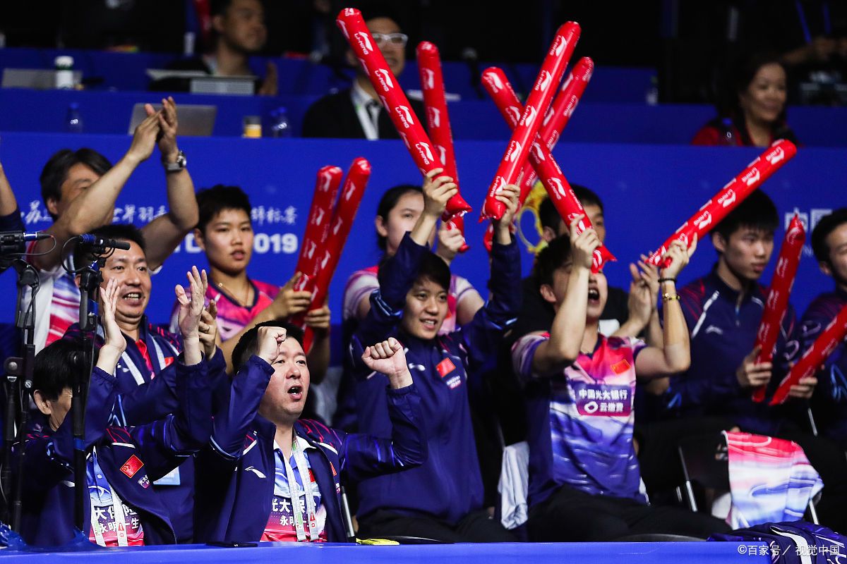 激烈角逐：女子足球职业联赛季后赛拉开战幕的简单介绍