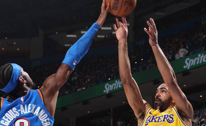 关于湖人主控状态持续低迷，球队战绩下滑的信息