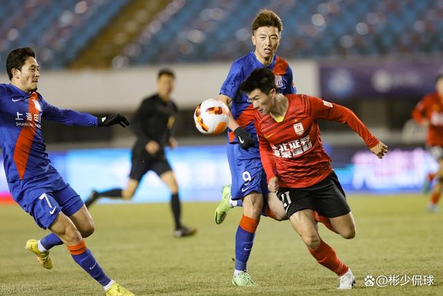 包含挪威队击败拉脱维亚，积分榜上升至第三的词条