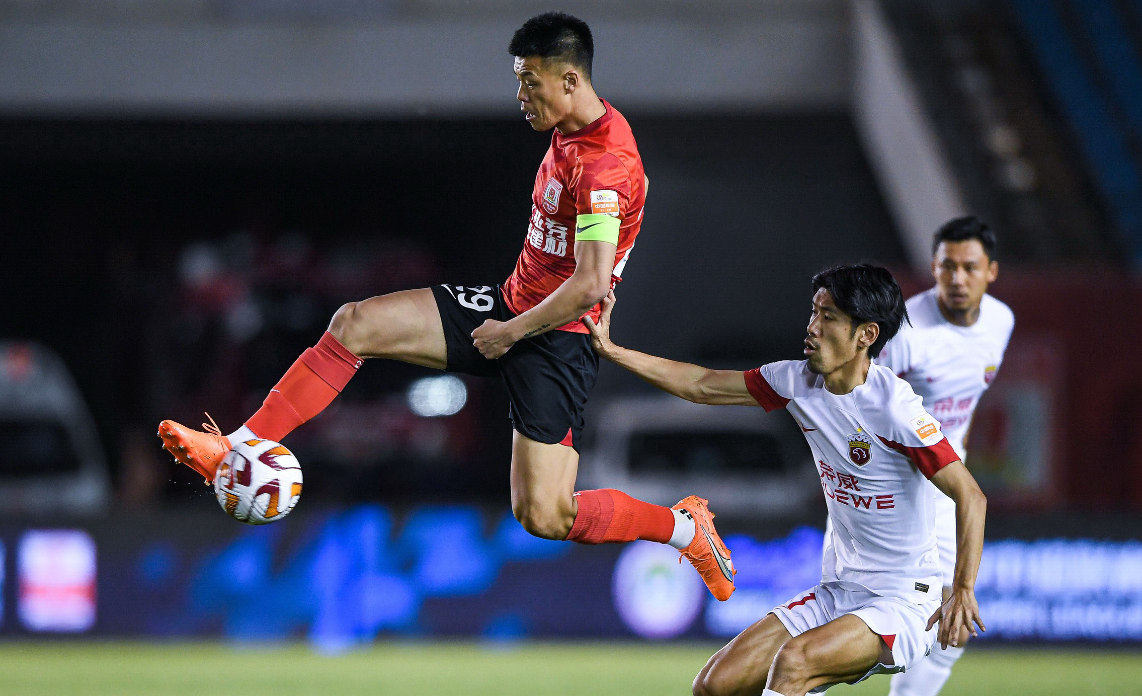 一支中超球队在比赛中取得惊人胜利