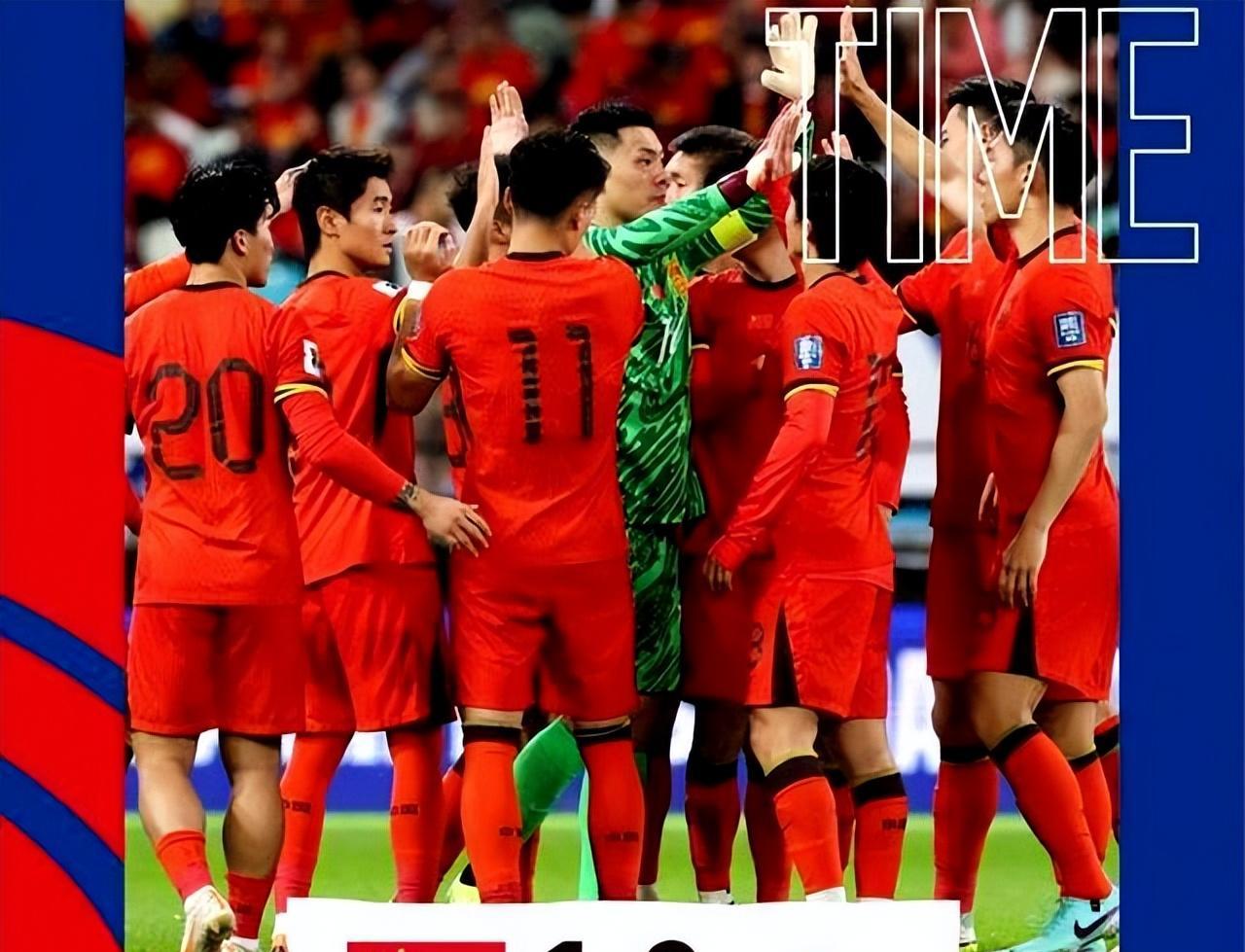 某队在对手进攻如火如荼时凭借防守赢得比赛