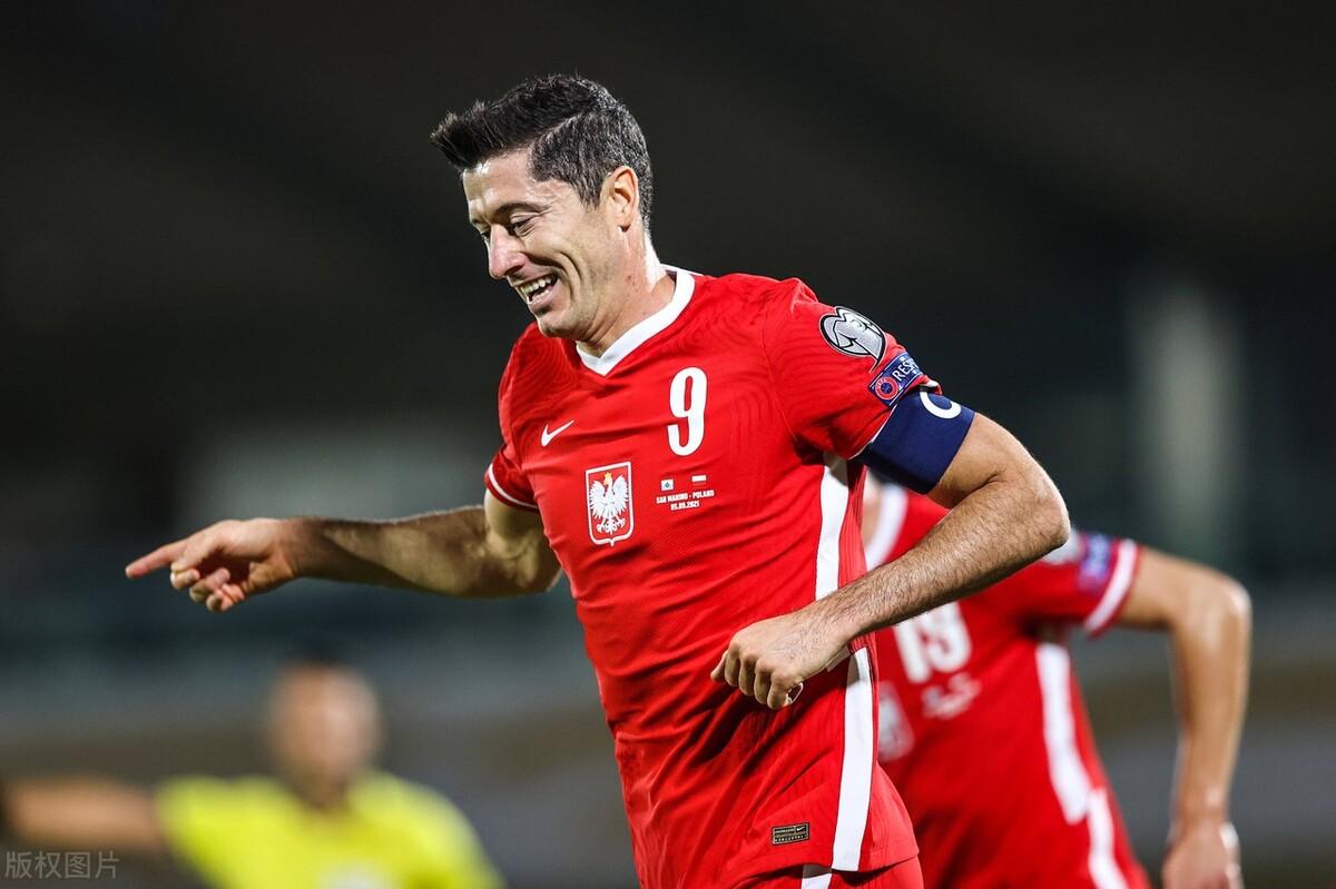 英格兰客场大胜立陶宛，积分榜攀升