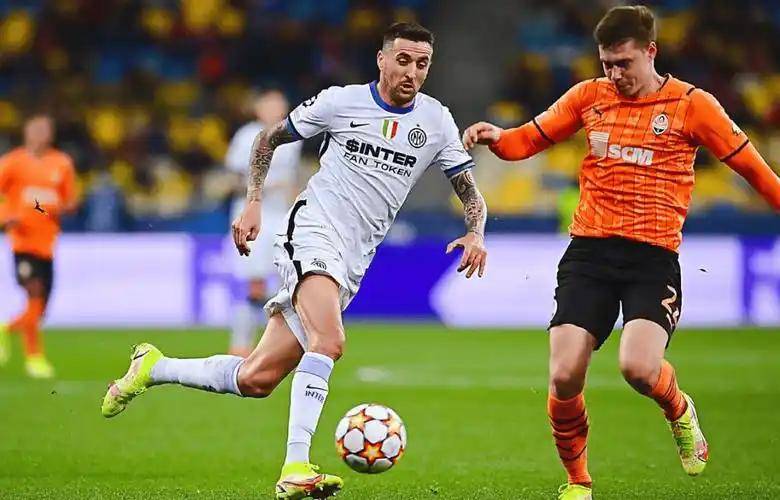 足球盛宴精彩不断，观众热情高涨的简单介绍