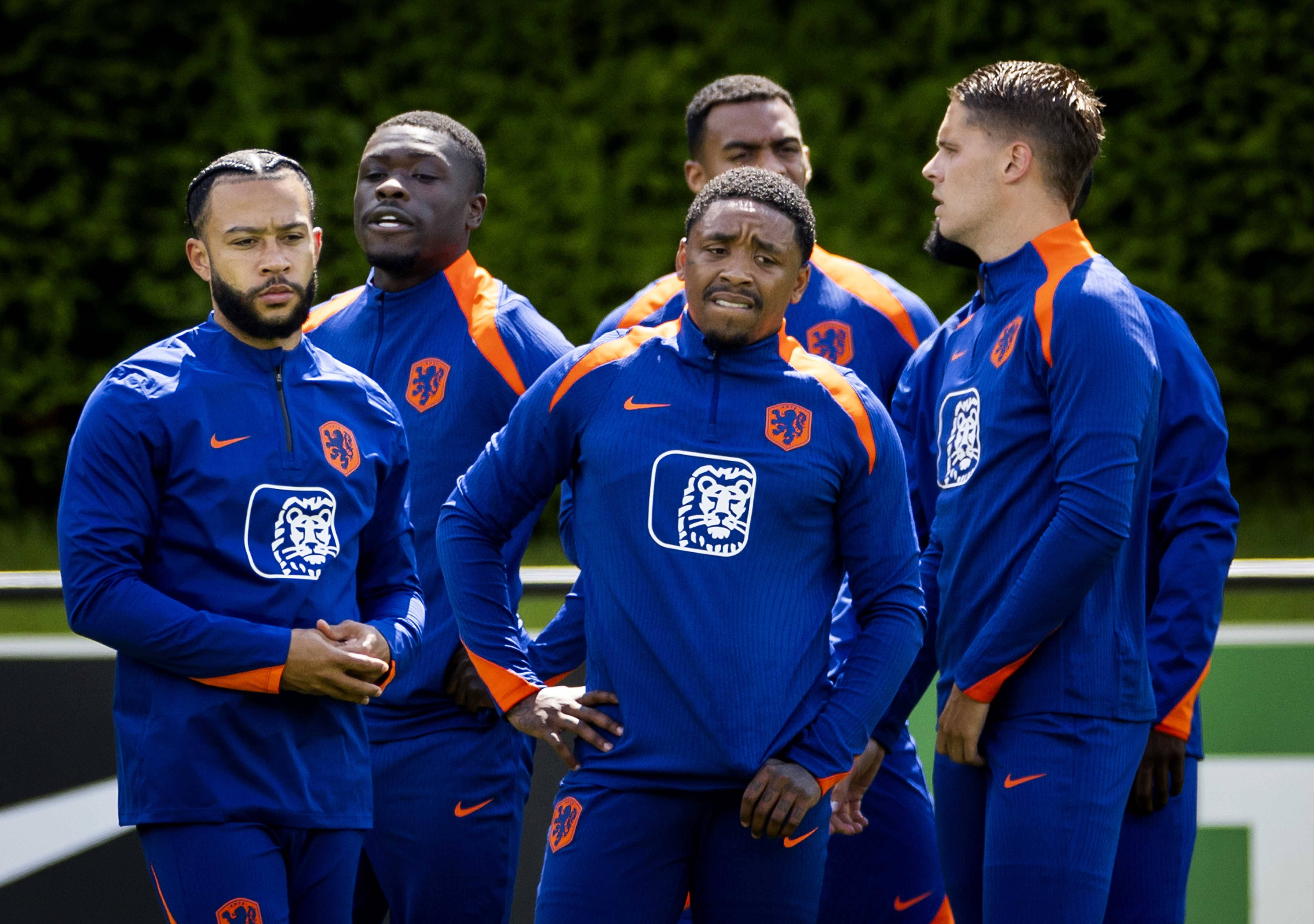 关于荷兰队锁定欧洲杯正赛席位，射手蝉联荣耀的信息