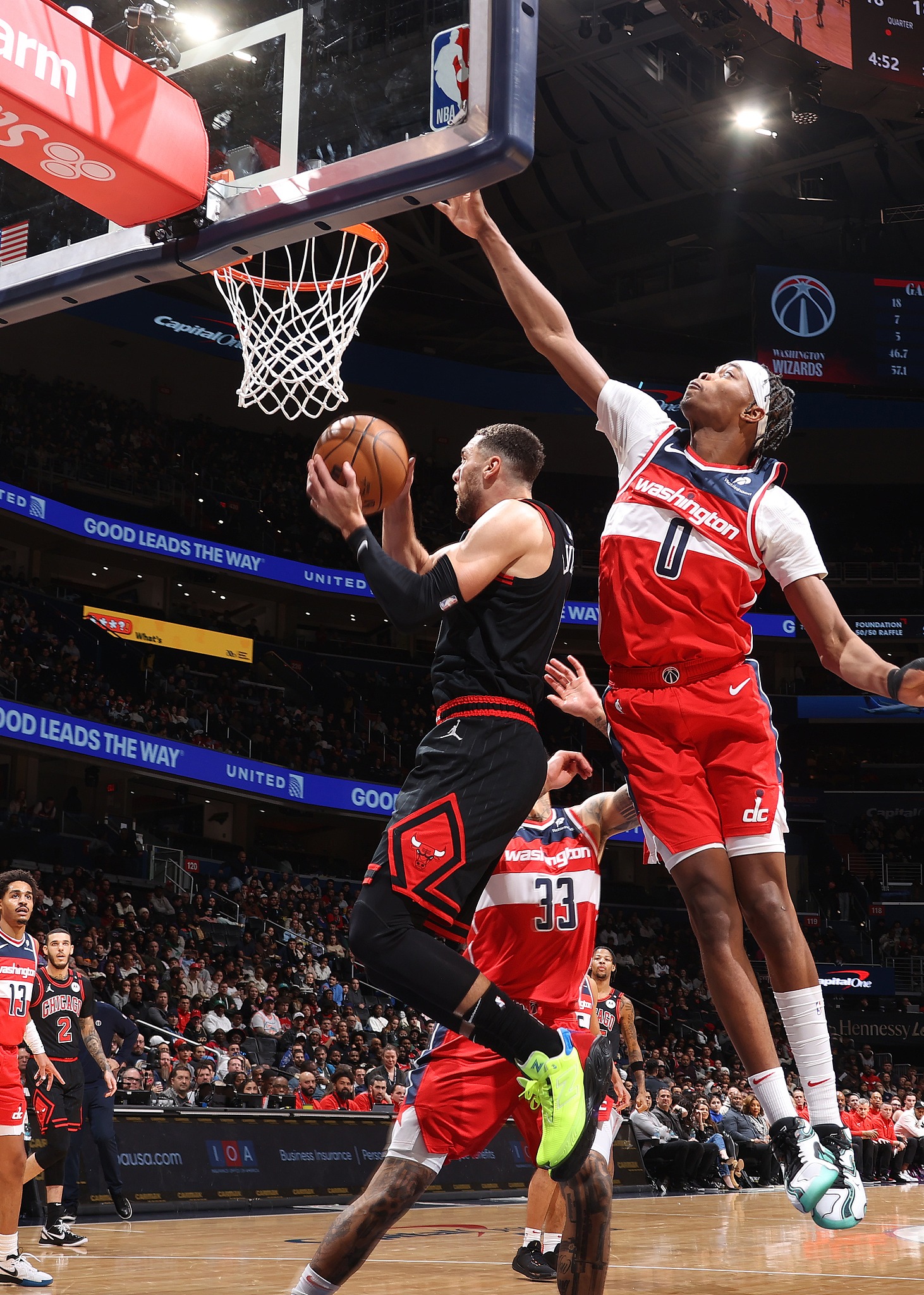 公牛主场击败火箭，迎来赛季首胜