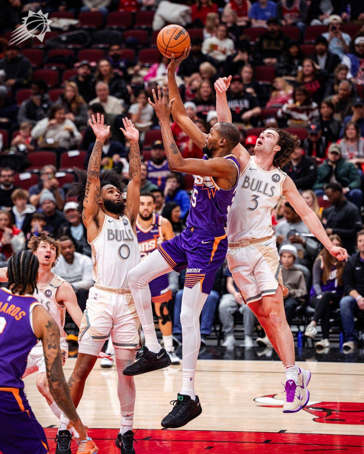 公牛主场击败火箭，迎来赛季首胜