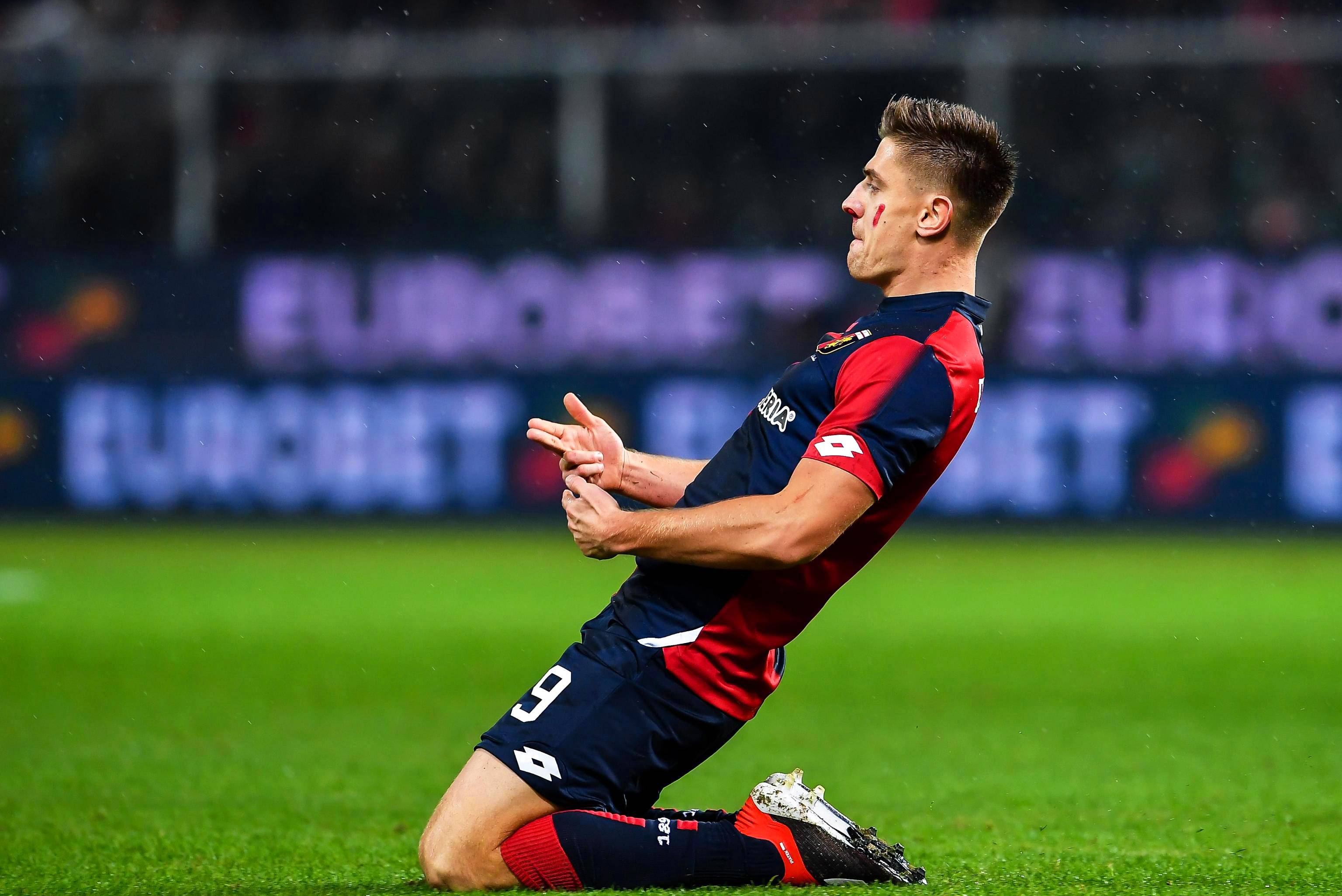 意甲比赛疯狂拉近球迷热情高涨不可阻挡