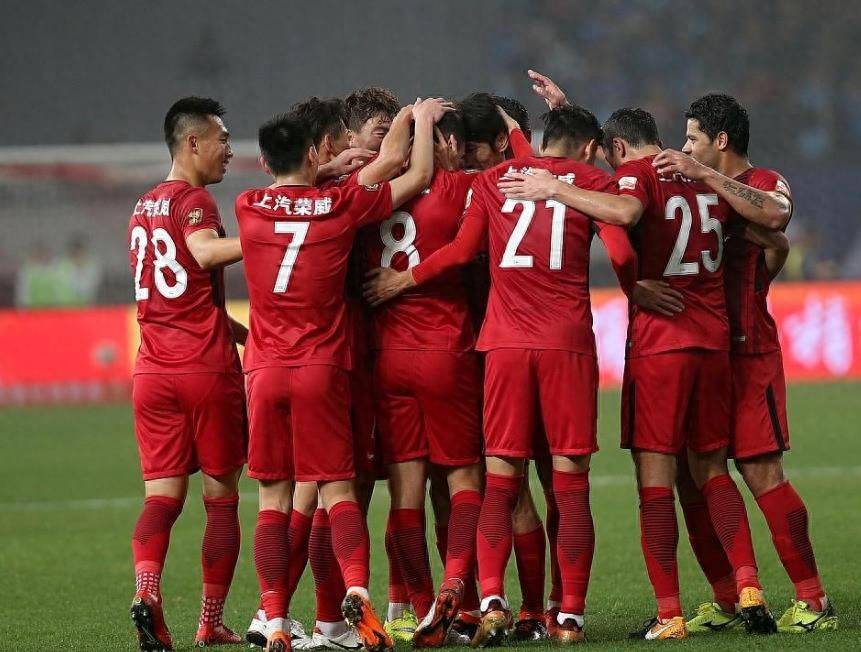 上港客场不敌鲁能，遭遇两连败，积分榜下滑的简单介绍