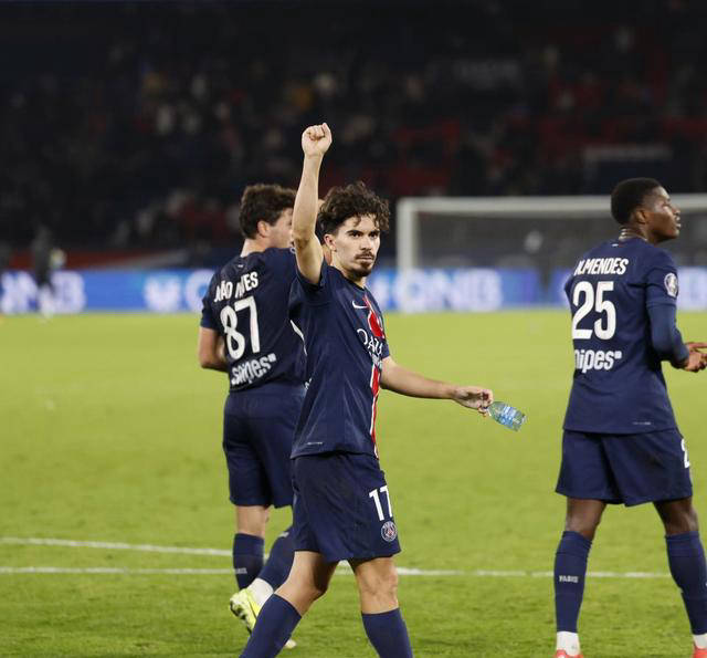 利物浦队主场战胜尤文图斯，晋级四强