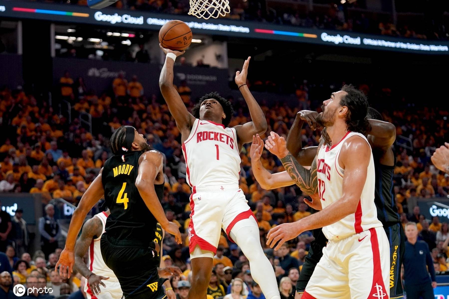 火箭客场险胜国王，连胜扬眉