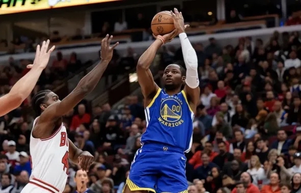 战胜压力：球员携手赢得比赛