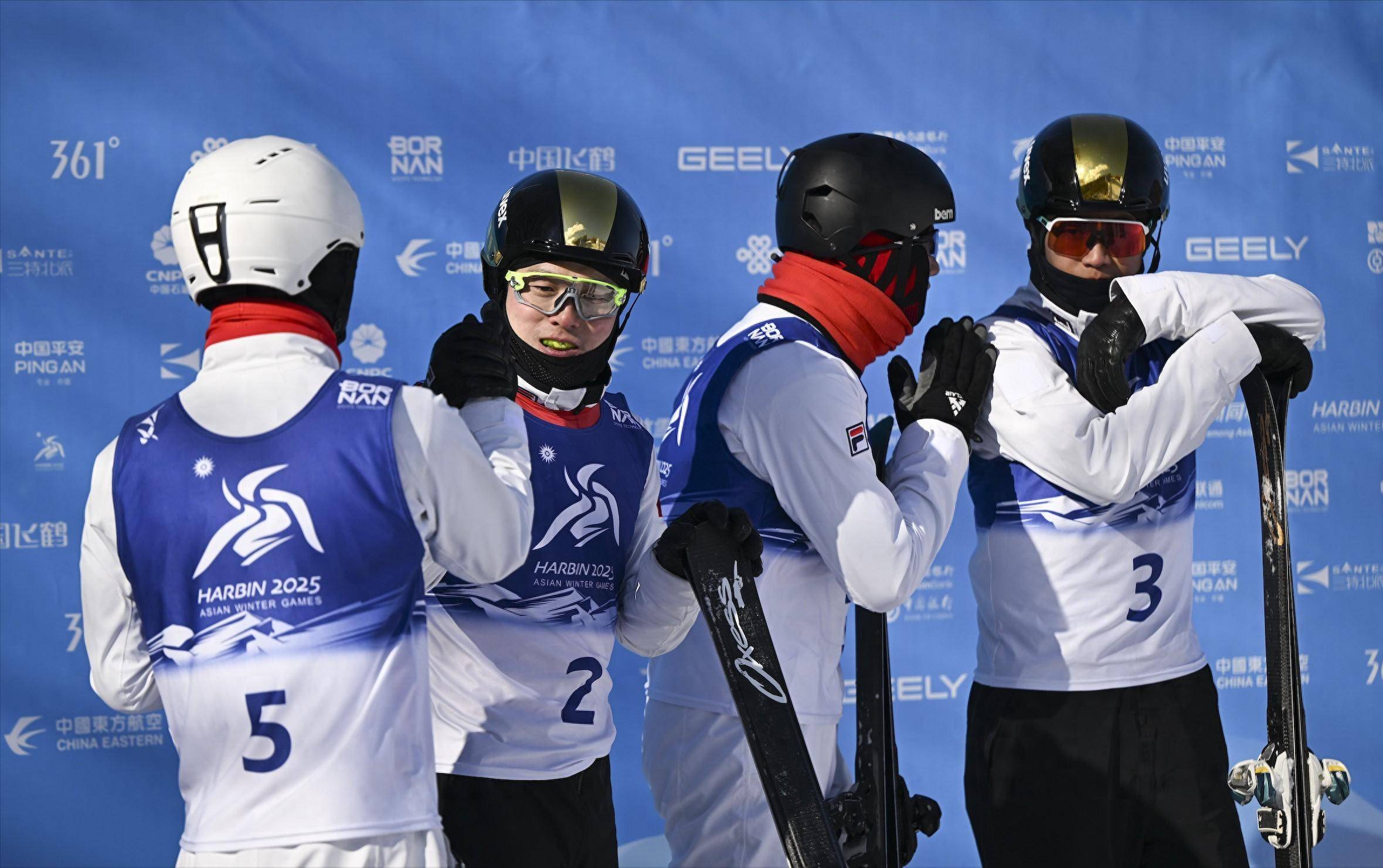 日本选手表现亮眼，连夺两枚奖牌