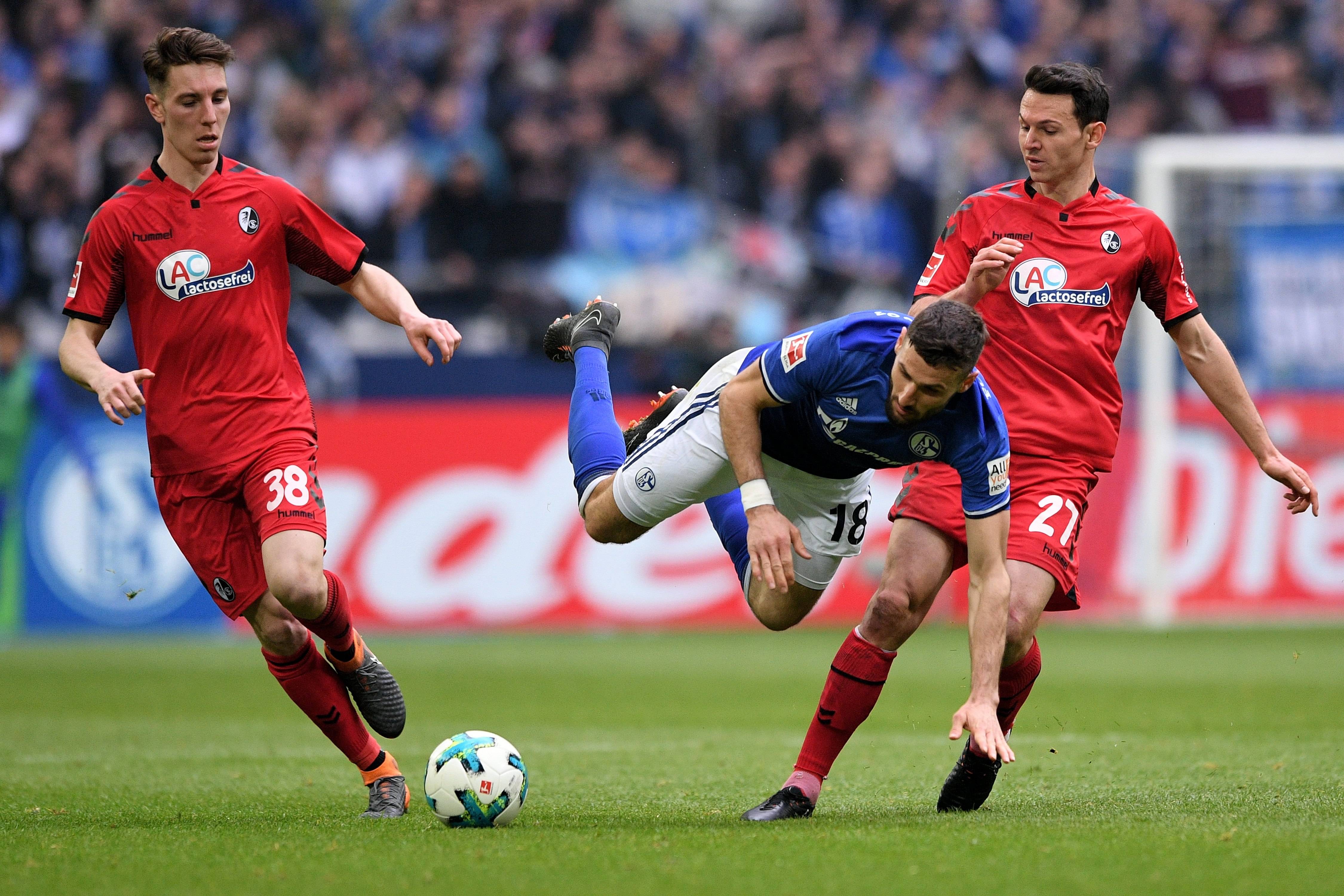 关于多特蒙德防线连续失误，零封告急被动！的信息