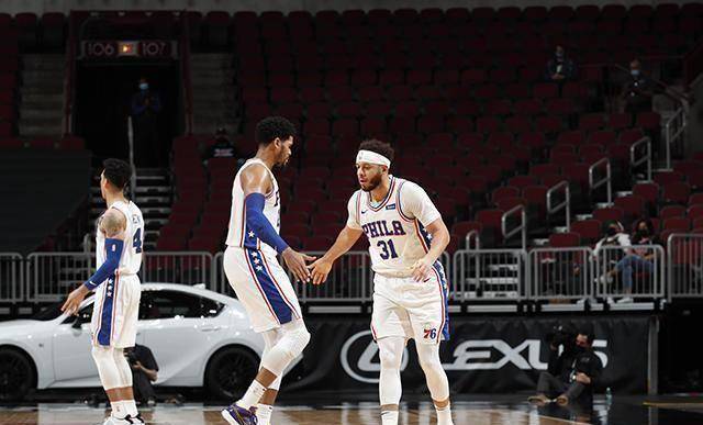 猛龙队大胜篮网，轻松稳坐东部第一位置的简单介绍