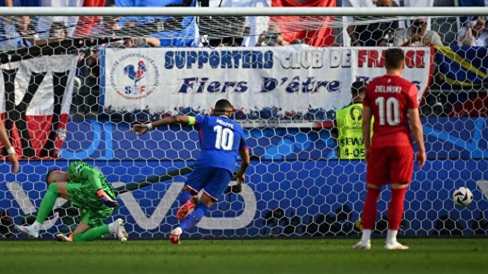 关于罗马昂扬逆袭，成功晋级的信息