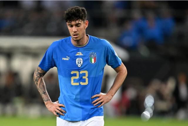 匈牙利与冰岛队激烈对抗，最终获胜取得晋级名额