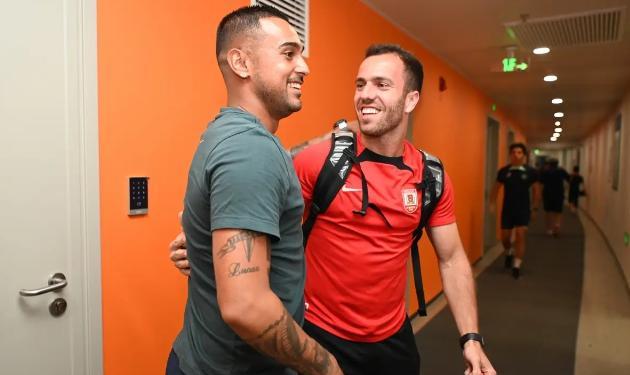 国内足球联赛球队的精彩表现备受瞩目