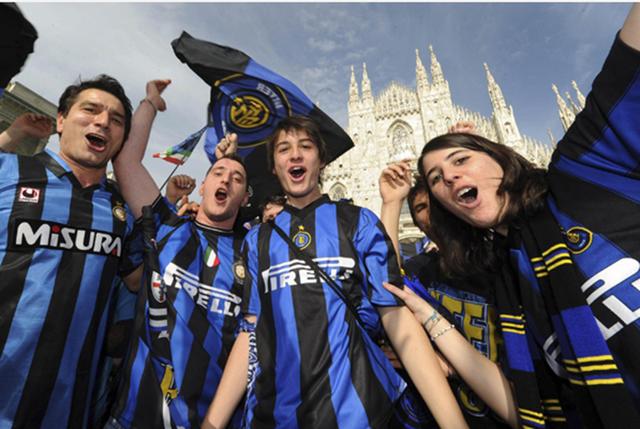 比利时球迷热情支持，球队备战下一场的简单介绍