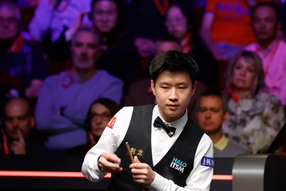 比赛中球员的惊艳表现赢得掌声喝彩