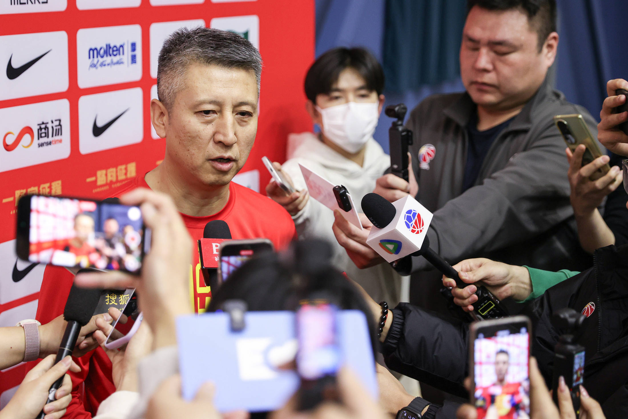 中国队实力爆发，国际赛场备受瞩目