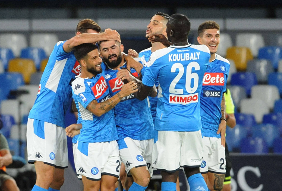 关于那不勒斯攻防俱佳，轻松击败对手的信息