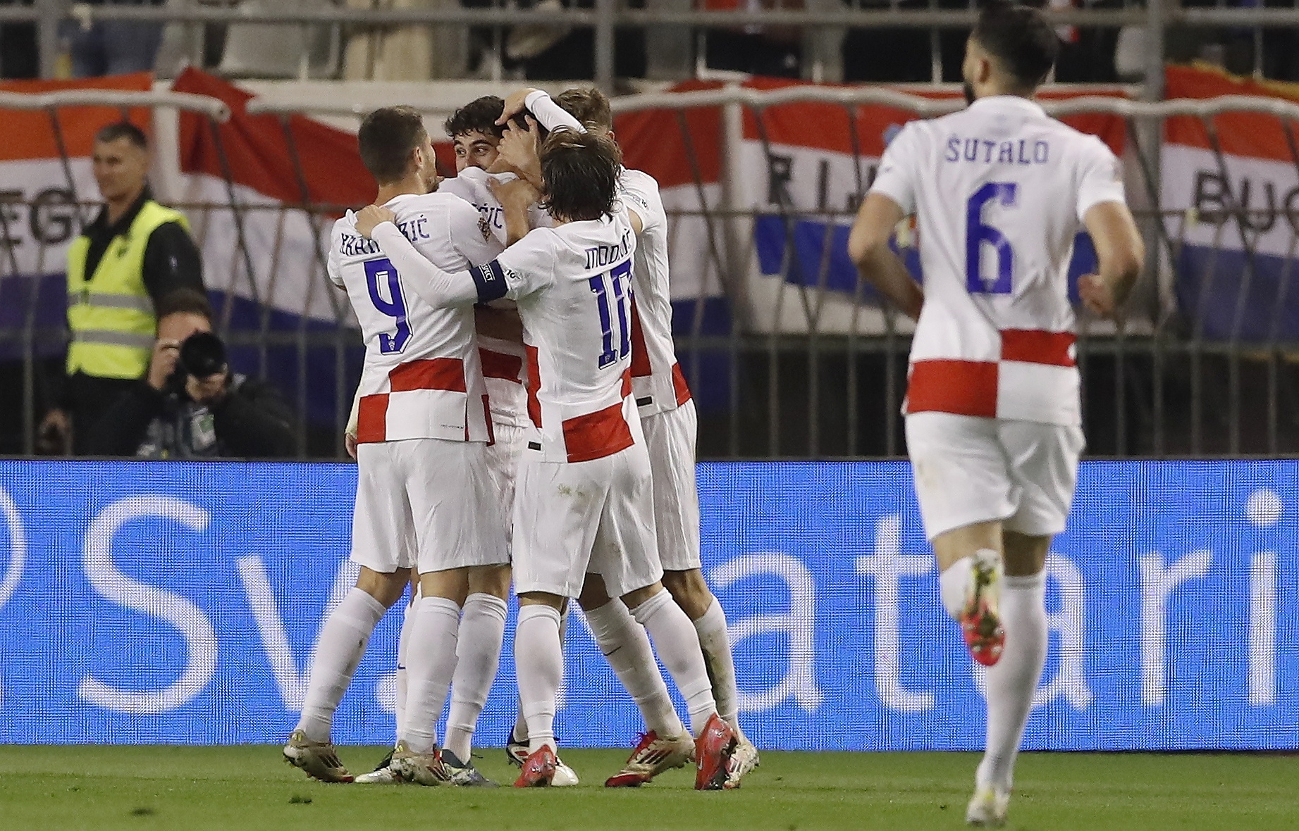 克罗地亚队备战英格兰队，欧洲杯悬念重重