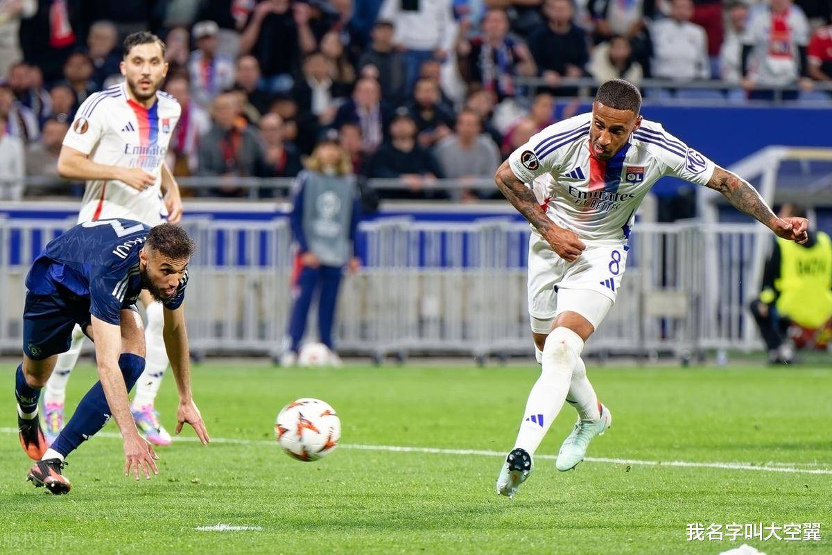 里昂主场大胜，冲击欧冠资格