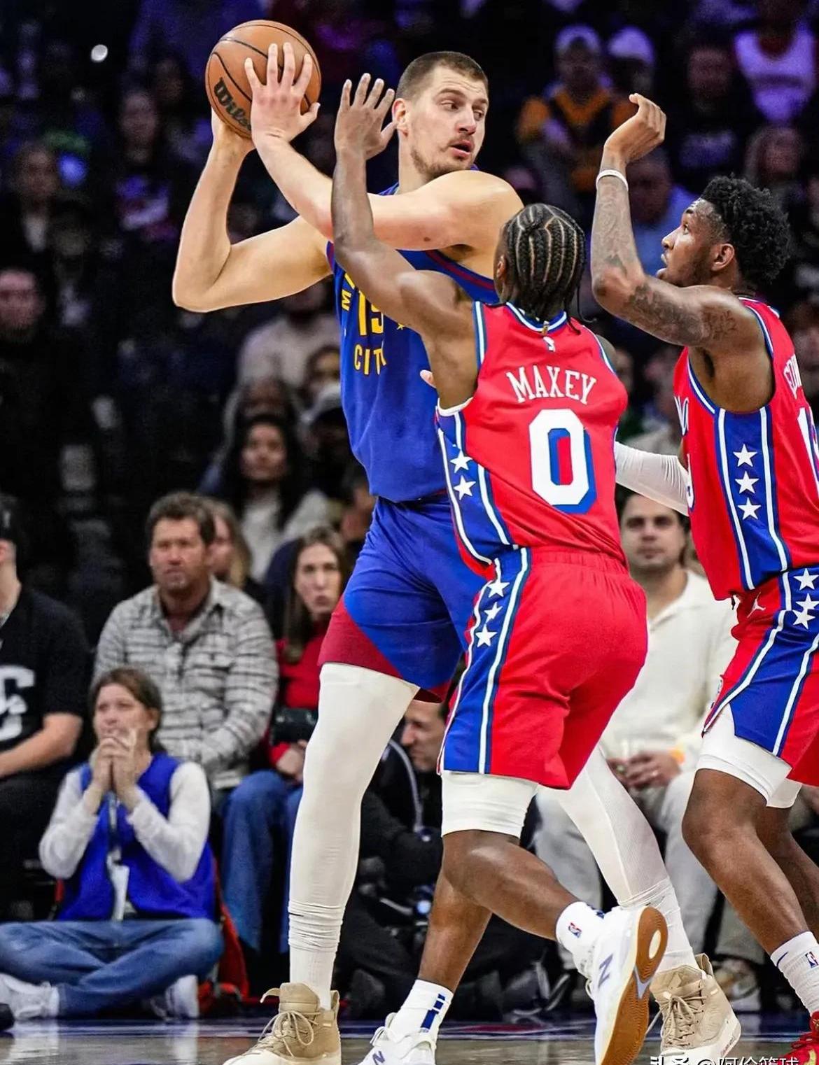 关于凯尔特人横扫福建队，约基奇扛起全队的信息