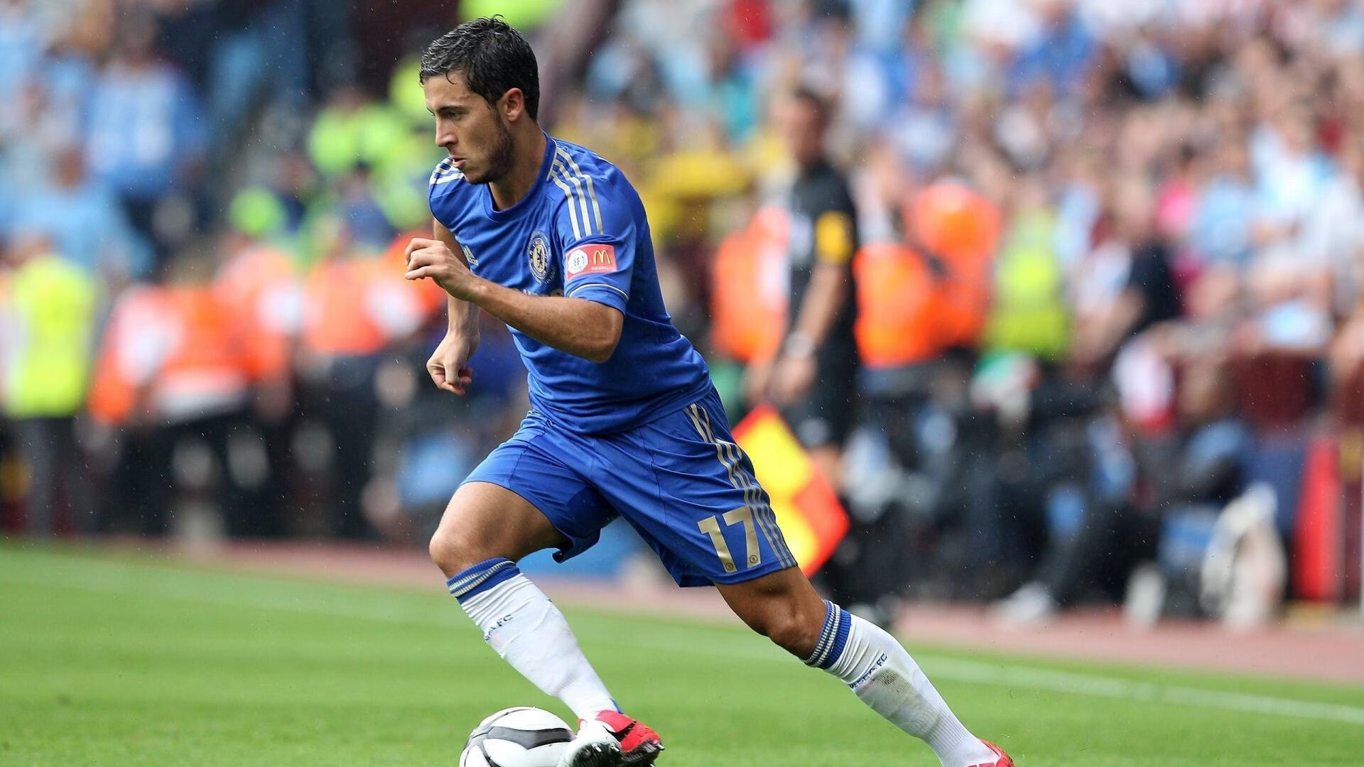 浓眉独舞，公牛奔袭，两场诠释不同的完美篮球